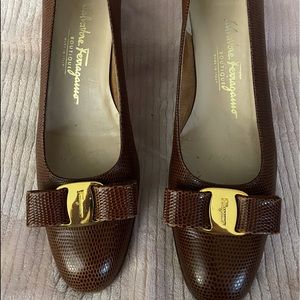 Vintage Salvatore Ferragamo Leather Pumps size 9.5 AAAA